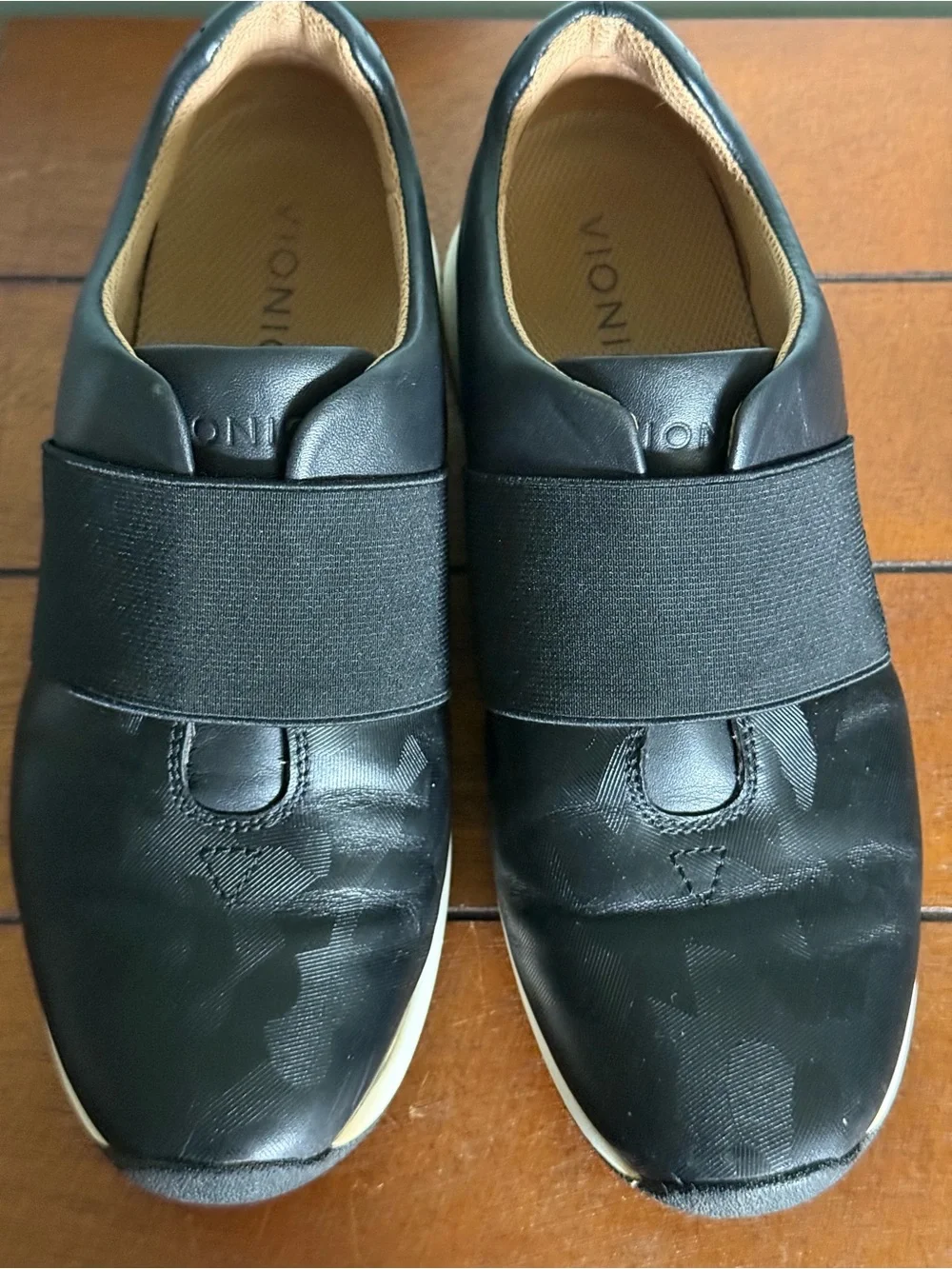 Vionic Women’s Black Leather Codie Camo Slip On Sneakers Size 8.5
